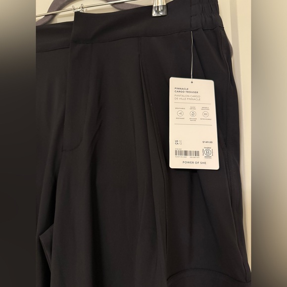 Athleta Pinnacle High Rise Cargo Trousers NWT in Black - Picture 7 of 9
